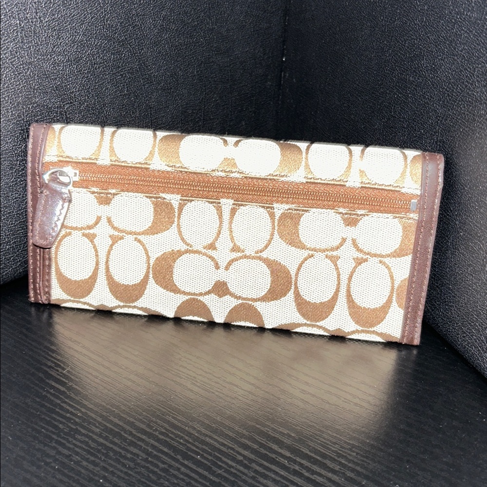 Coach Signature Wallet - Picture 2 of 5